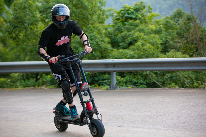 New Design 11inch 60V 35AH Electric Scooter with Hydraulic shock absorption